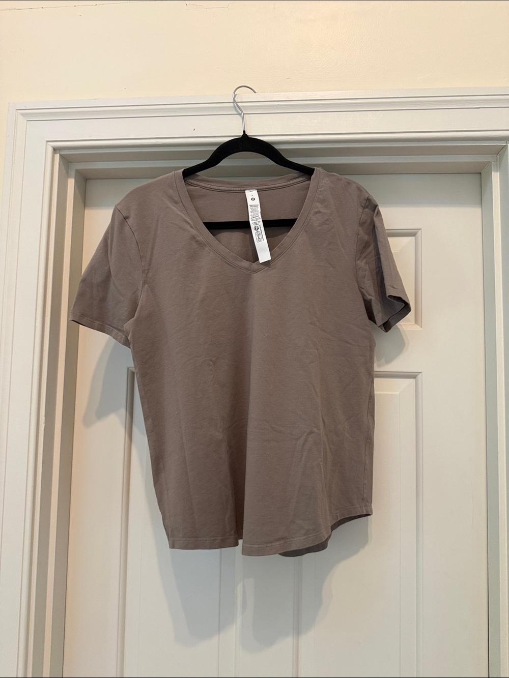 Lululemon Women's V-Neck Short Sleeve Top - Size 8